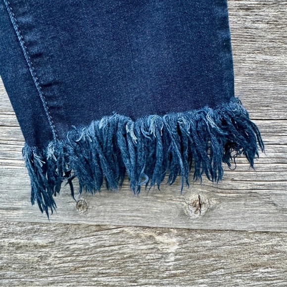 EUC Just Black Denim Fringe Hem Ankle Jeans Shark Bite Stretch Indigo US Made 29 - Picture 8 of 12